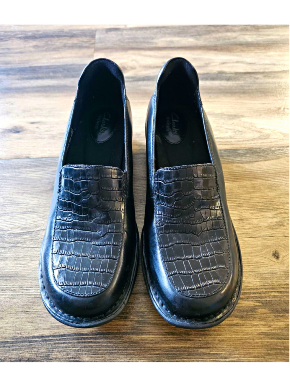 Clarks Artisan Women's Black Leather Croc Embossed Comfort Slip On Loafer 9.5N